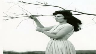 Loretta Lynn - He's Somewhere Between You And Me