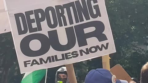 New Yorkers: "Stop the deportations now!"