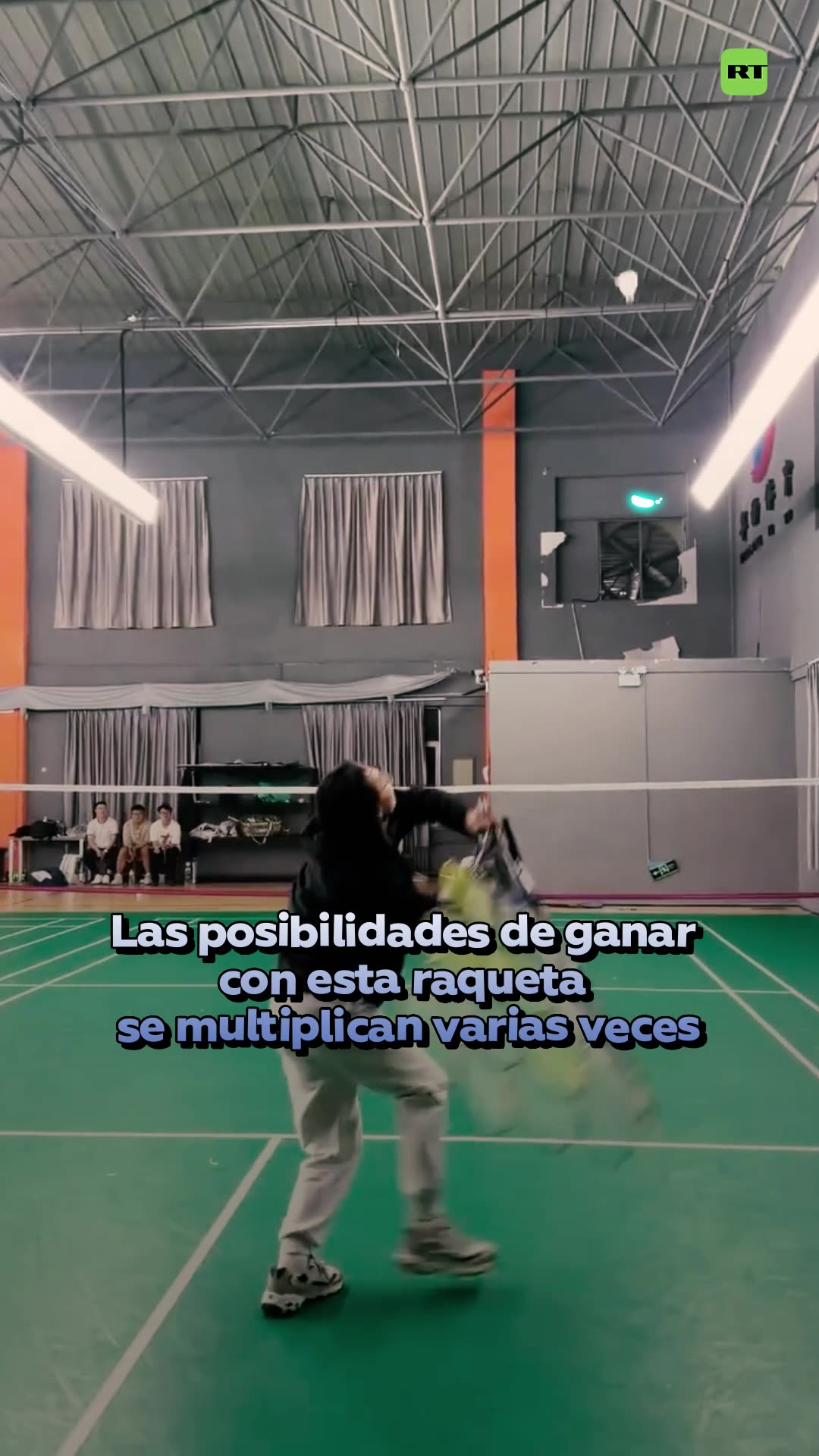 Jugador de bádminton encuentra la manera de no perder ni un solo punto