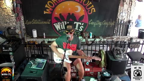 LIVE Music Everyday!