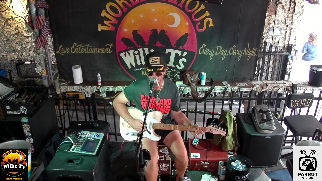 LIVE Music Everyday!