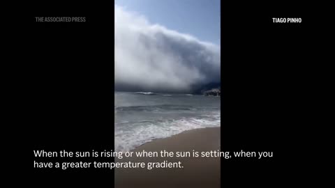 Rare cloud amazes beachgoers in Portugal#Breakingnews
