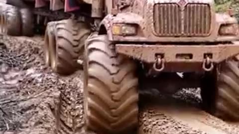 Why Wide Tires Rule in Muddy Terrain! 🚛🌧️