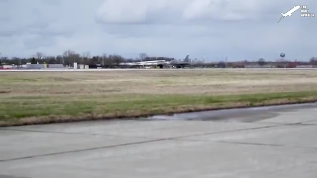 US Pilots Rush to Their Super Advanced $2 Billion Stealth Bomber