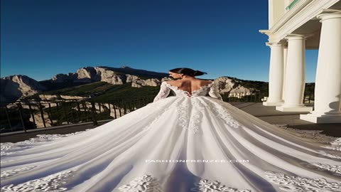 Princess bridal dress so regal, your bouquet should be a scepter 👑🌷