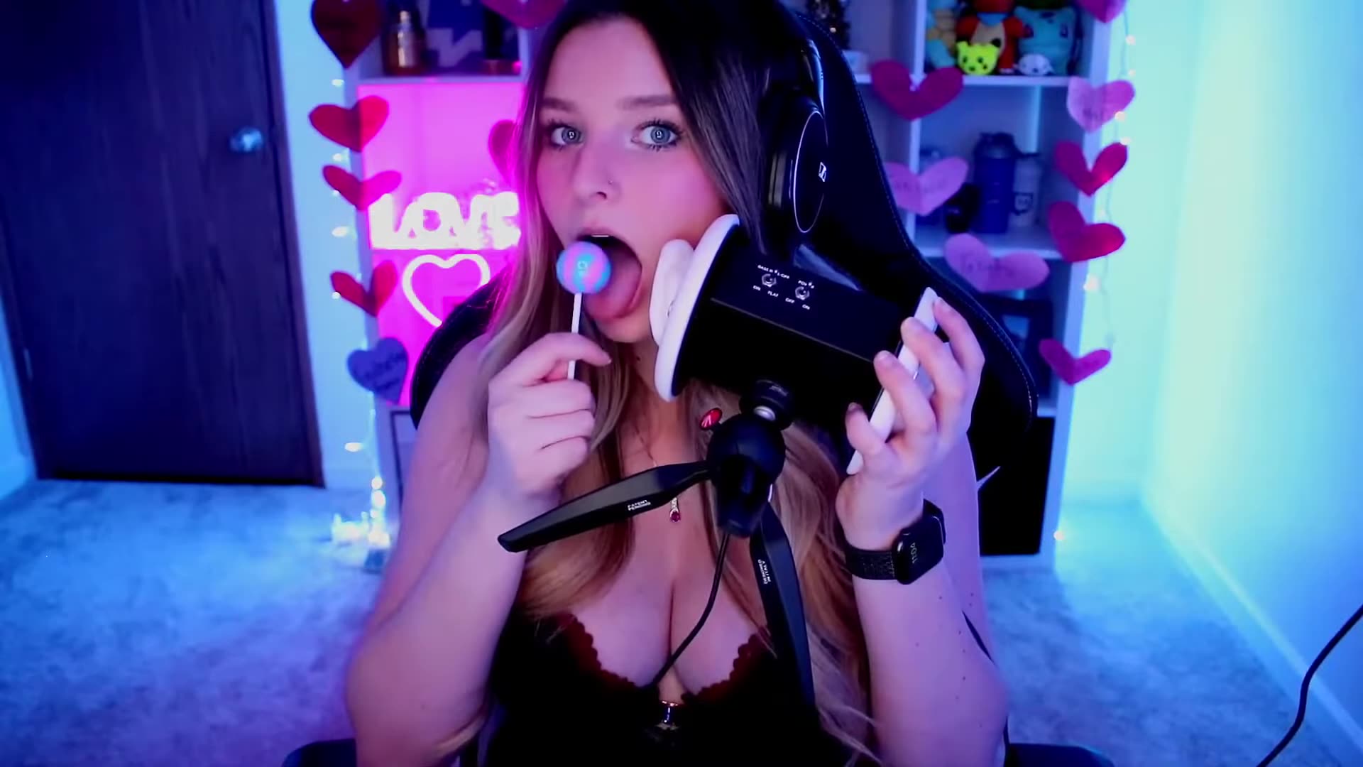 ASMR Lollipop Licking/Eating | TheNicoleT