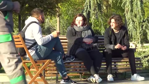 ARTIST WITHOUT TALENT Paint stranger people✍️ - 😂AWESOME REACTIONS😂