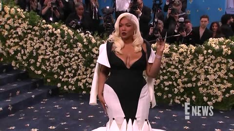 Lizzo Stuns With Blonde Hair Debut at Met Gala 2025