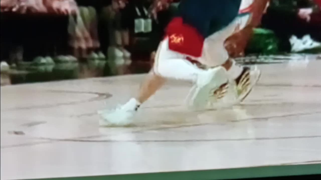 Murray with a filthy magician move