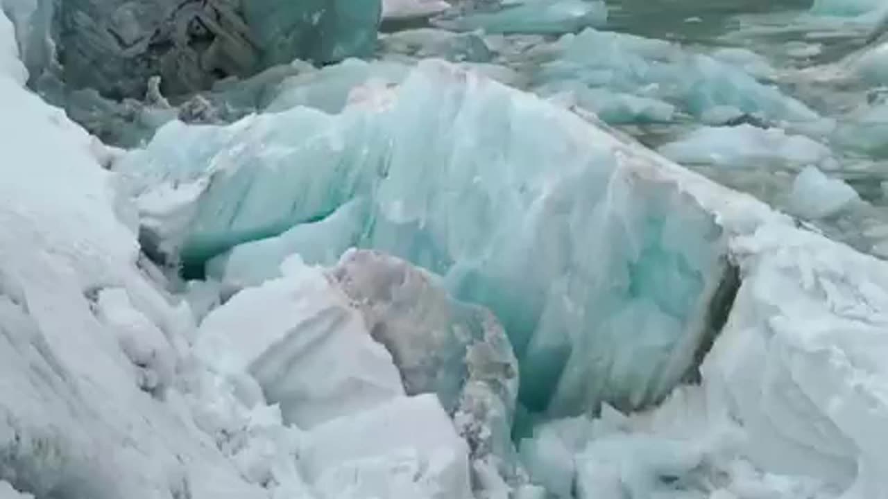 A RESCUE TEAM WAS CONDUCTING EXERCISES IN VALLUNARAJU, PERU, WHEN A MASS OF ICE BROKE OFF.