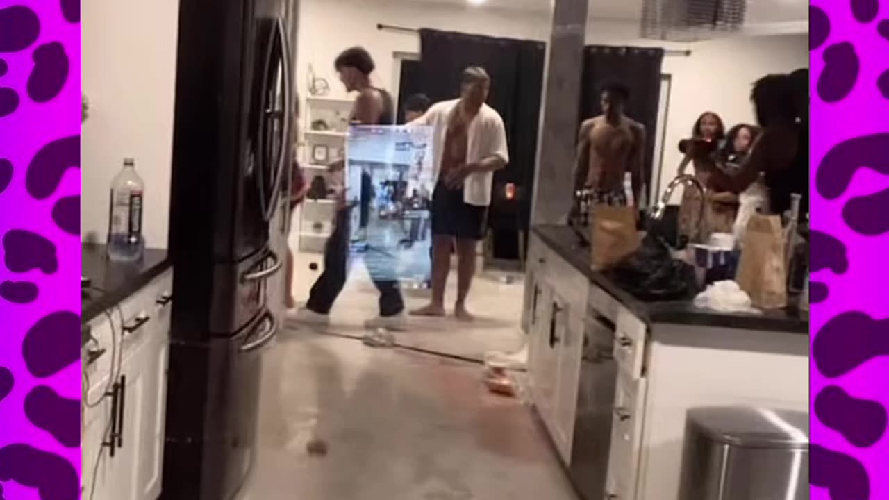 - 21BB ; SHOWS ANOTHER VIEW OF THE FIGHT AT MESSYMAJ'S HOUSE !
