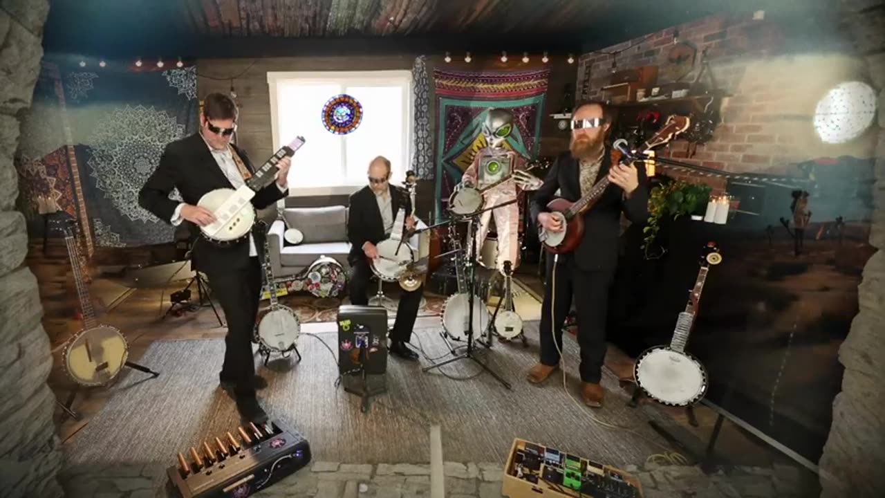 RIDERS ON THE STORM PERFORMED BY FOGGY MOUNTAIN SPACESHIP