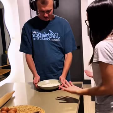 Bowl is stuck prank 🤣❤️ #scareprank #scarecam #fail #jumpscare