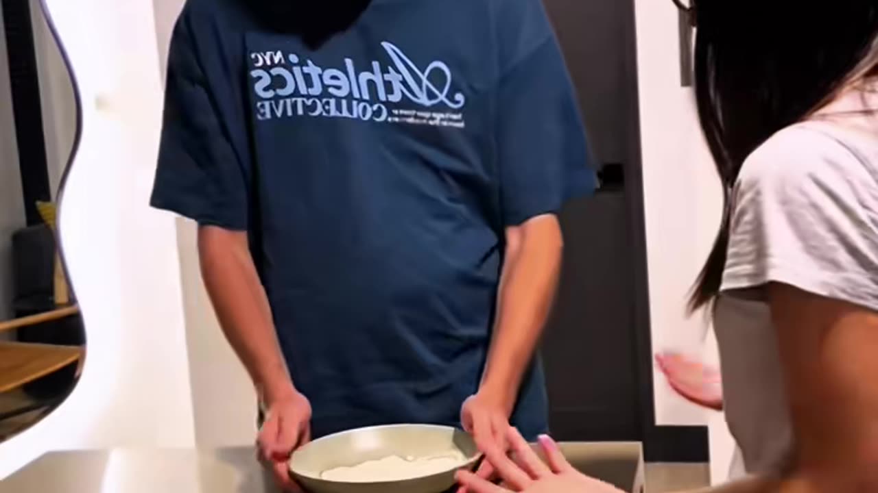 Bowl is stuck prank 🤣❤️ #scareprank #scarecam #fail #jumpscare