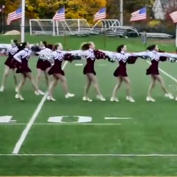 很好的啦啦队舞蹈，鼓掌。编的舞和表演者积极奔放阳光团结的意境，20万30万3百万失业毕业生或3千万3亿无产阶级都可学的舞，希望也是一支小品“天真无邪”的舞蹈因为邪重可能乱情。