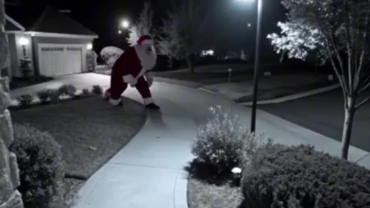 Real Santa Claus caught on CCTV #scary #horror