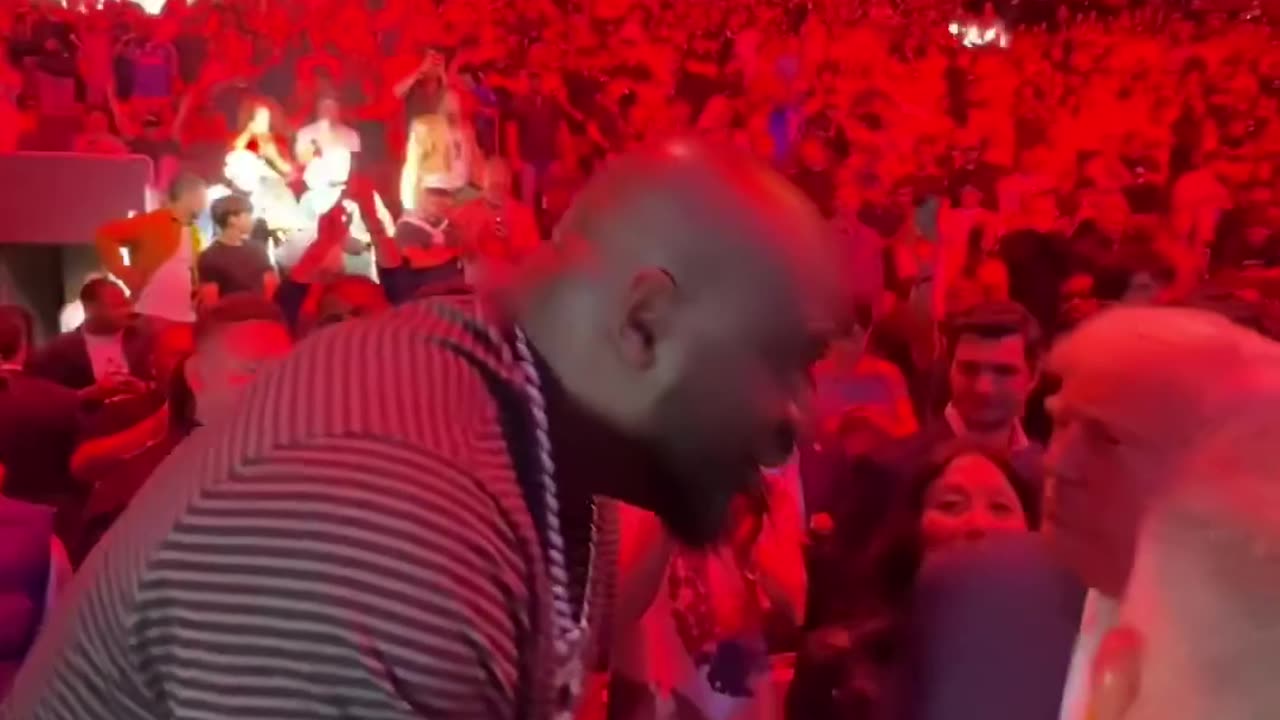 President Donald J. Trump shakes hands with Shaq at UFC 314.