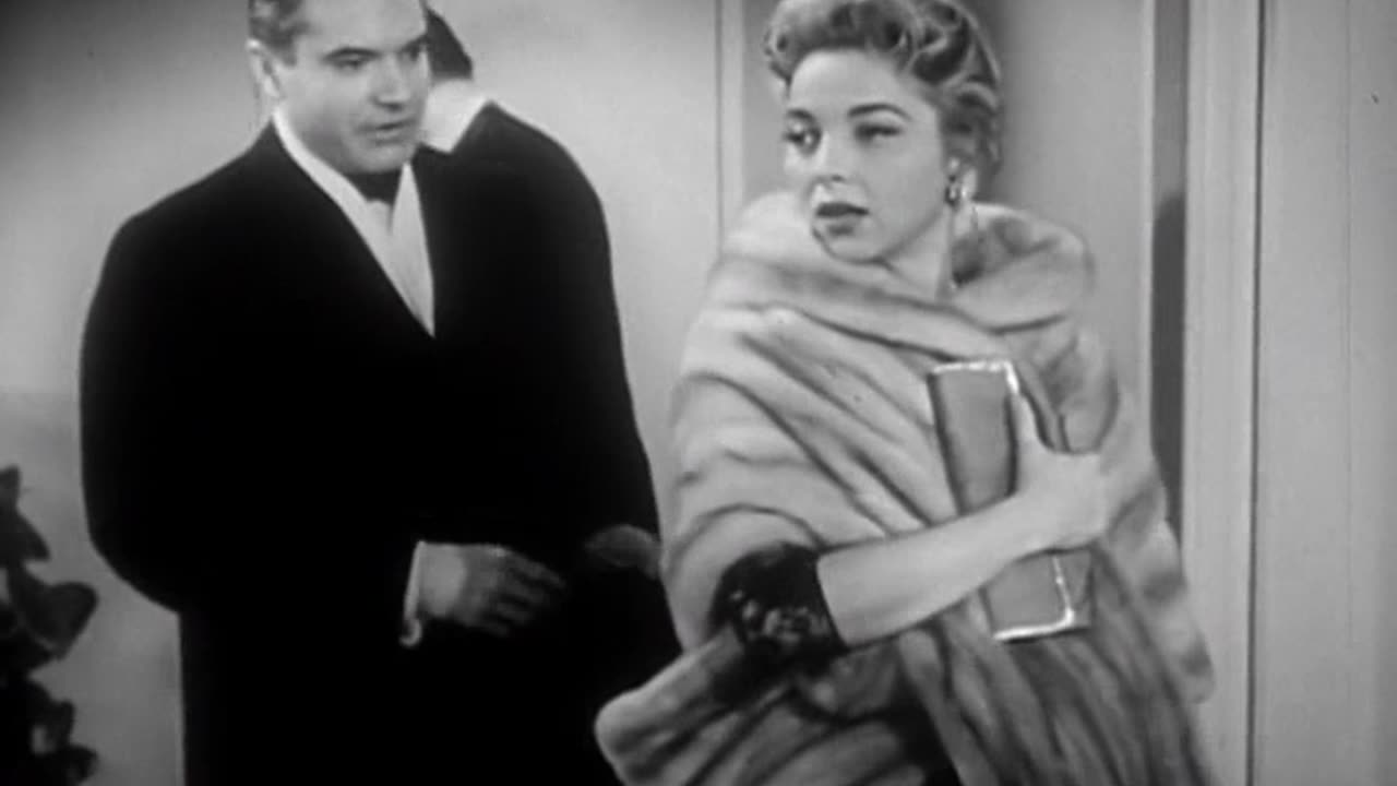 26) «Земной спутник» / «Earthbound Satellite»