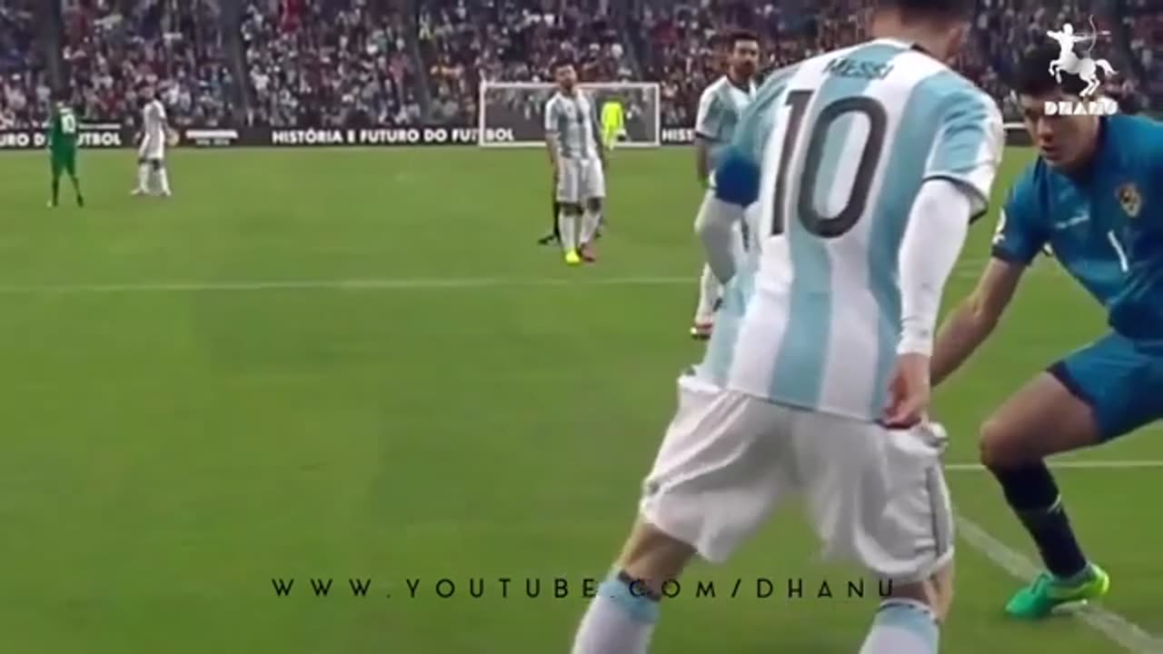 15_Absolutely_Crazy_NUTMEGS_●_Lionel_Messi_Panna_Skills(0)