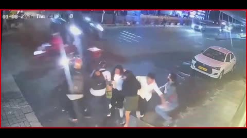 Drunk Driver Loses Control on 100 Feet Road, Car Crashes Into Restaurant Wall in Bengaluru