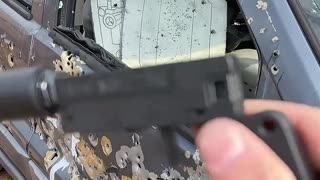 这才是卡牌大师 #国外合法拍摄国内请勿模仿 #武器科普 #实弹射击 #男人减速带 #靶场射击