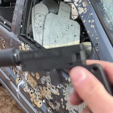 这才是卡牌大师 #国外合法拍摄国内请勿模仿 #武器科普 #实弹射击 #男人减速带 #靶场射击