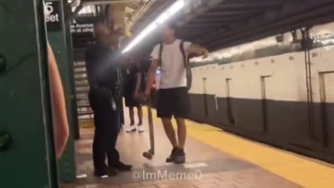 NY Man defends himself with a skateboard against a black person with a knife