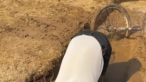 Balance battle mud pit wheel walking challenge!