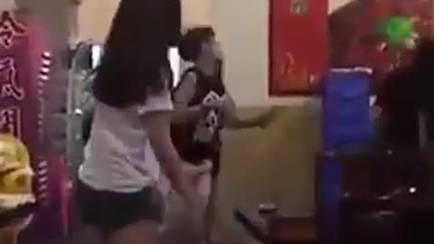 Father fights his daughters 4 bullies!!