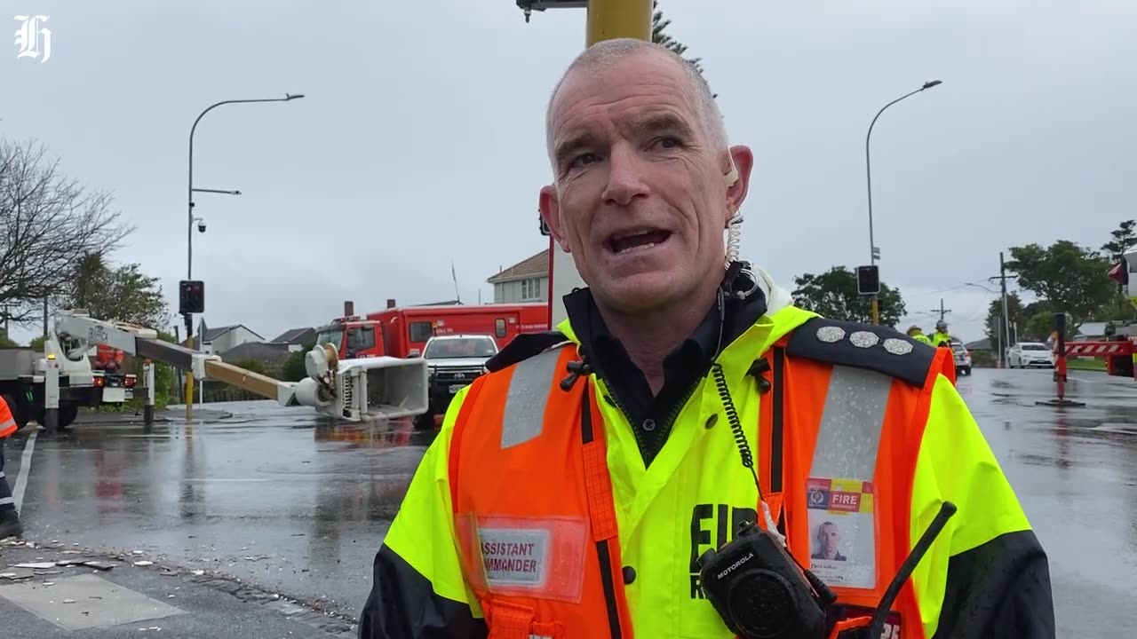 Tornado strikes Auckland causing building to collapse