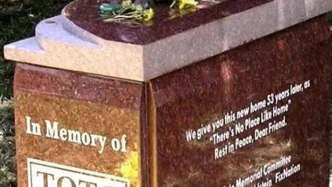 FAMOUS GRAVES - VOL. 457: TOTO