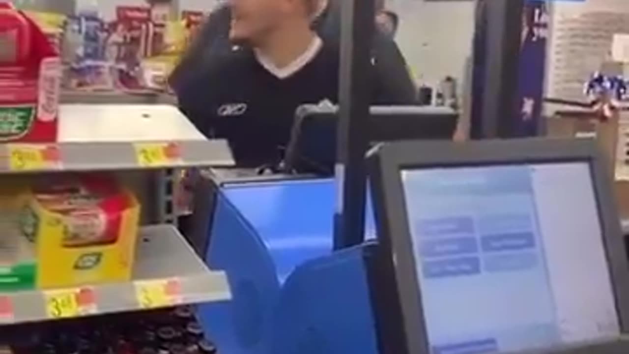 Walmart employee tries choking and accuses customer of not paying at self checkout