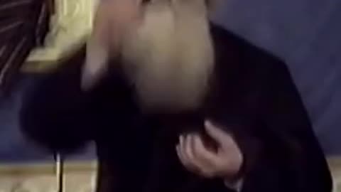 Aşa NU! CONSTANTIN GALERIU şi semnul SV. CRUCI făcut GREŞIT! Măcin, 1996