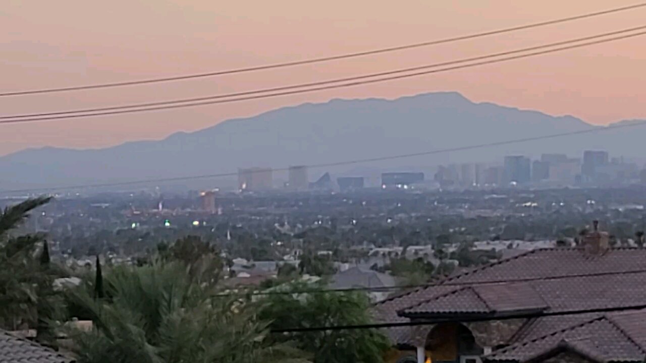 Did you SEE tonight's HAZY Las Vegas sunset? Check THIS out! 06.27.2025 #follow #lasvegas #gaming