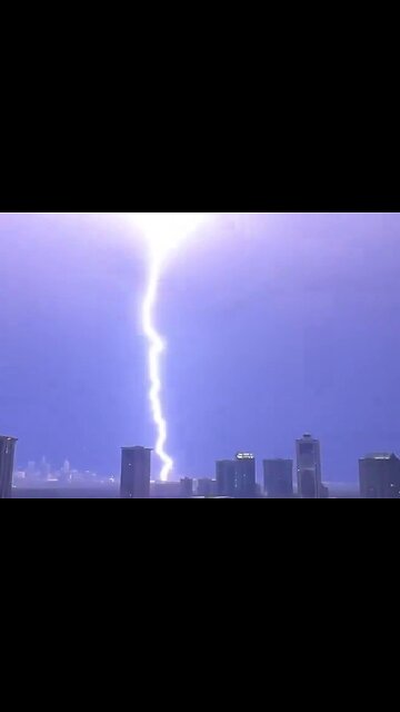 ⚡Everything #Georgia - #Lightning #video in #Atlanta from tonight's #storm 🙀