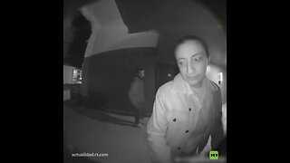 Una mujer evitó un posible ataque con solo una mirada1