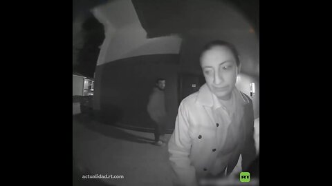 Una mujer evitó un posible ataque con solo una mirada1