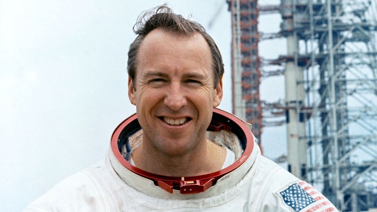 Apollo 13 Astronaut Jim Lovell Dies Aged 97
