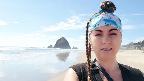 VISITING THE SPECTACULAR CANNON BEACH & HAYSTACK ROCK {OREGON}