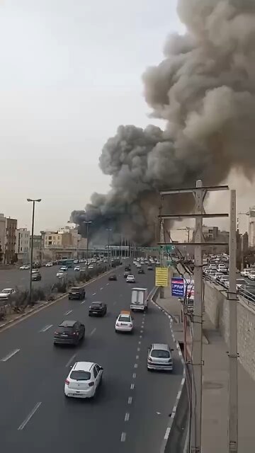 Massive fire has broken out at the Jannat Market in west Tehran, Iran