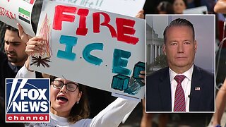 BREAKING: Anti-ICE protesters gather at facility near Chicago