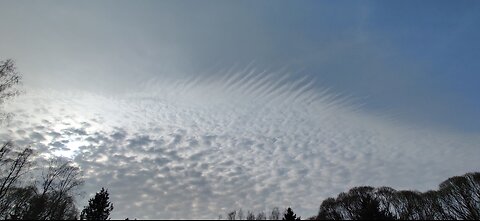 18.4.2025: Weird clouds..