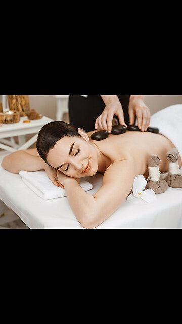 RMT Hot Stone Massage Toronto: Melt Stress, Awaken Pure Serenity