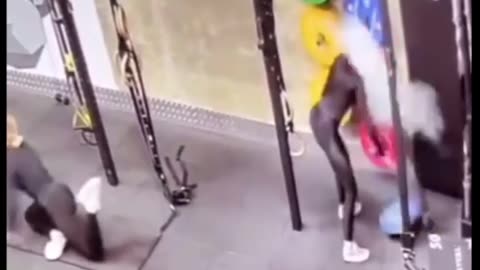 😂🏋️‍♂️ Gym Fail – You Have to See This! | FunFM