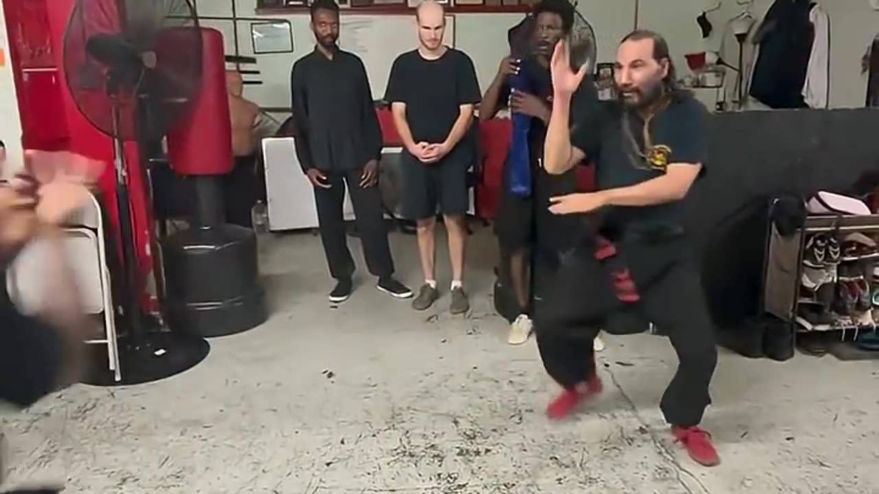 Sparring Match Applying Wing Chun Theory To Mantis Fighter #sifujasonlee #mma #wingchun