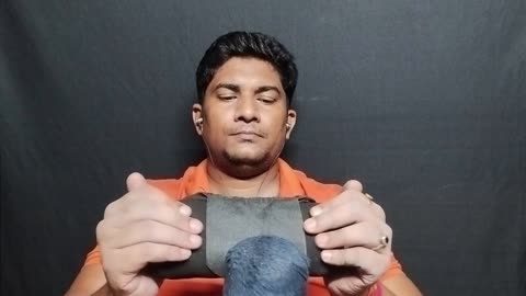 ASMR: Exploring textures with gentle tapping and wet mouth sounds