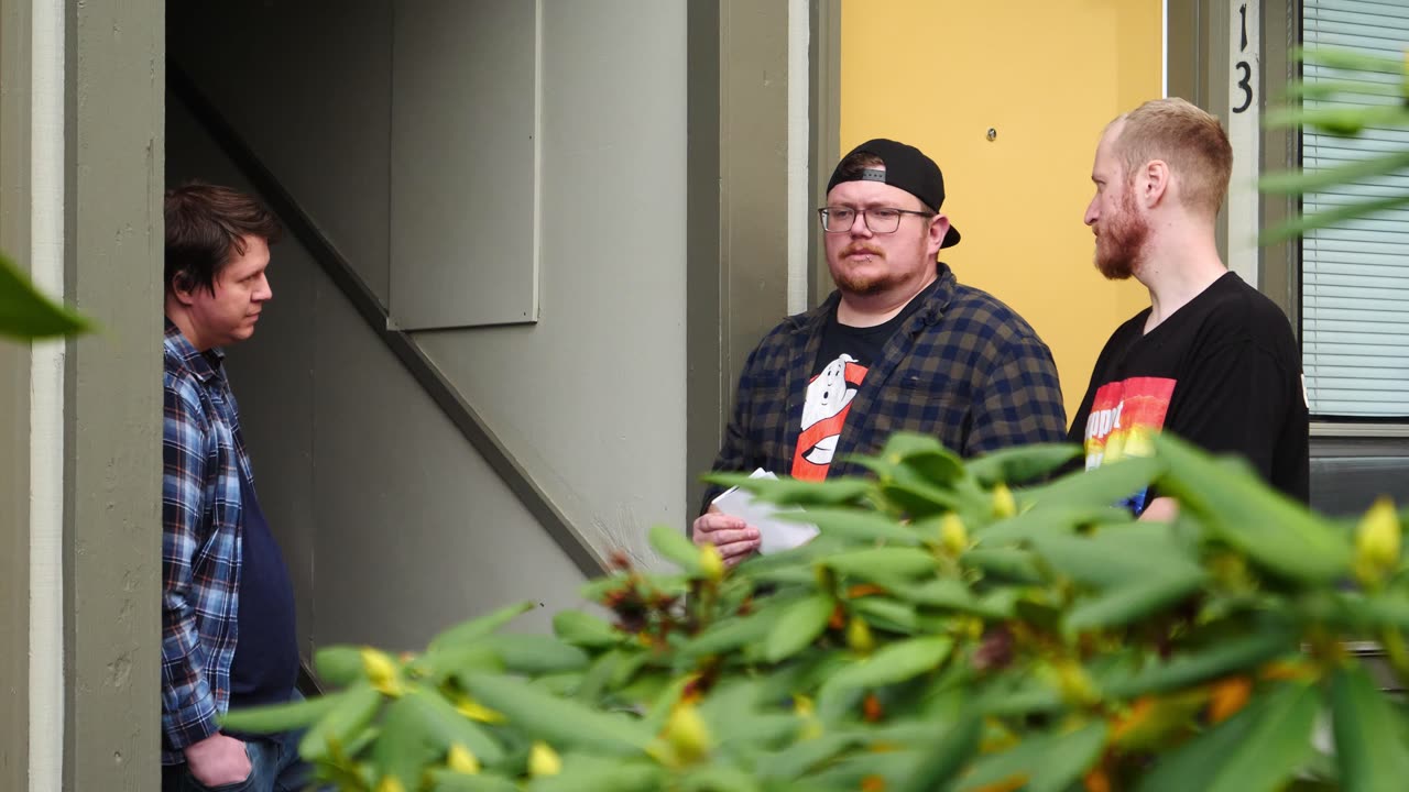 CP TRADER GETS CONFRONTED AT HIS HOUSE. (Milwaukie, Oregon)