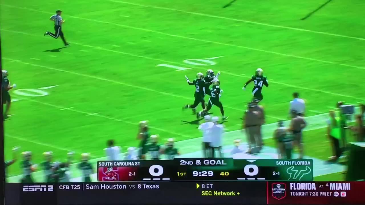 SF Bulls #24 Mac Harris pick 6 TD 🏈 school record of 95 yds