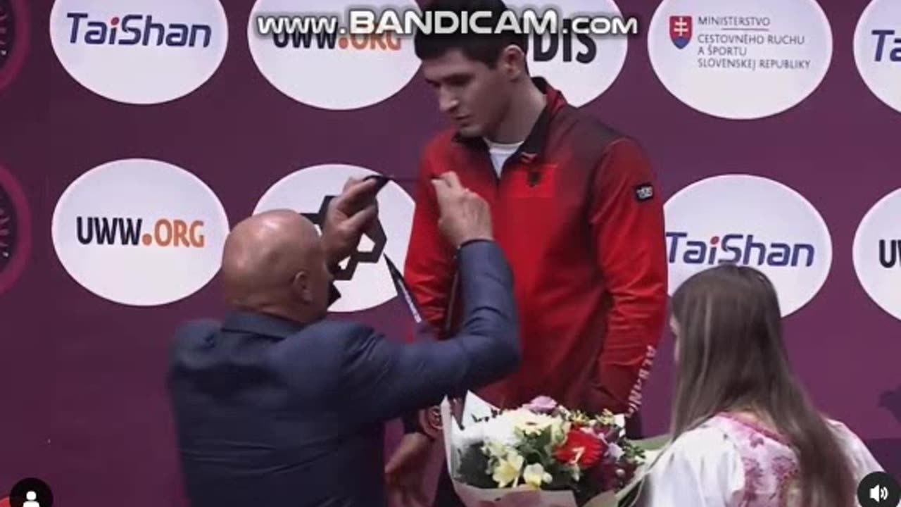 sporti i mundjes, skandal, sjellje e ashper e presidentit te federates me Valiev