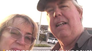 SUZ AND DOUG VISIT SLIM CHICKENS RESTAURANT IN SARASOTA FLORIDA!